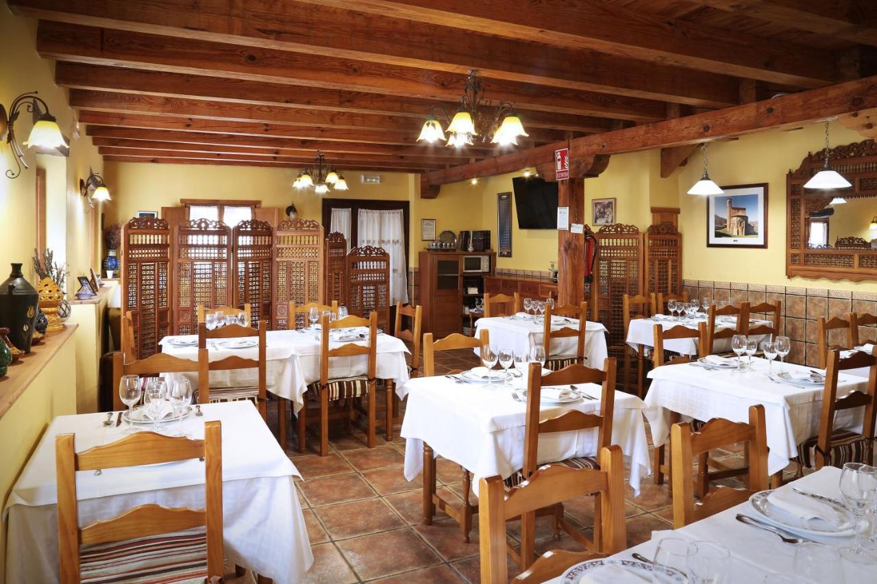 Hotel Rural La Puebla Orbaneja del Castillo Exterior foto